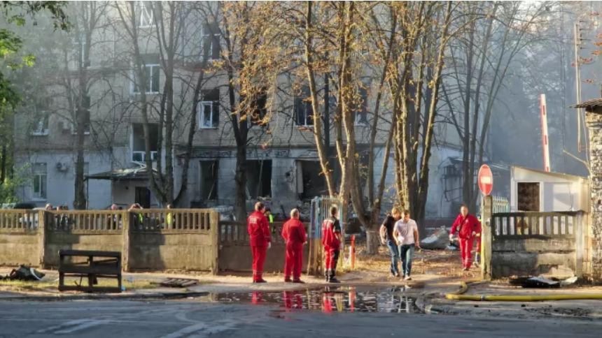 Russia strikes Sumy hospital twice with drones