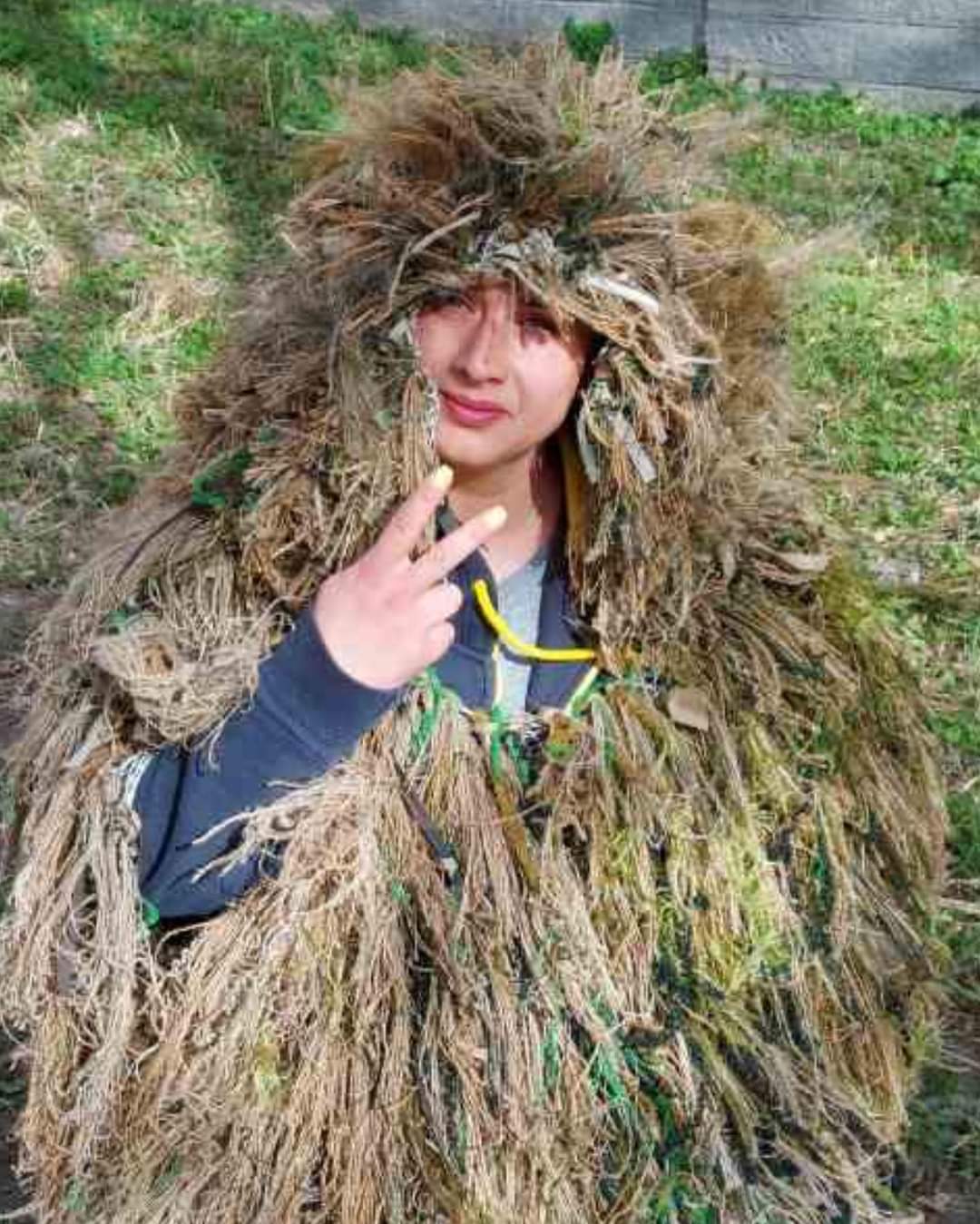 Ukrainian women knit “kikimoras” (ghillie suits) for soldiers