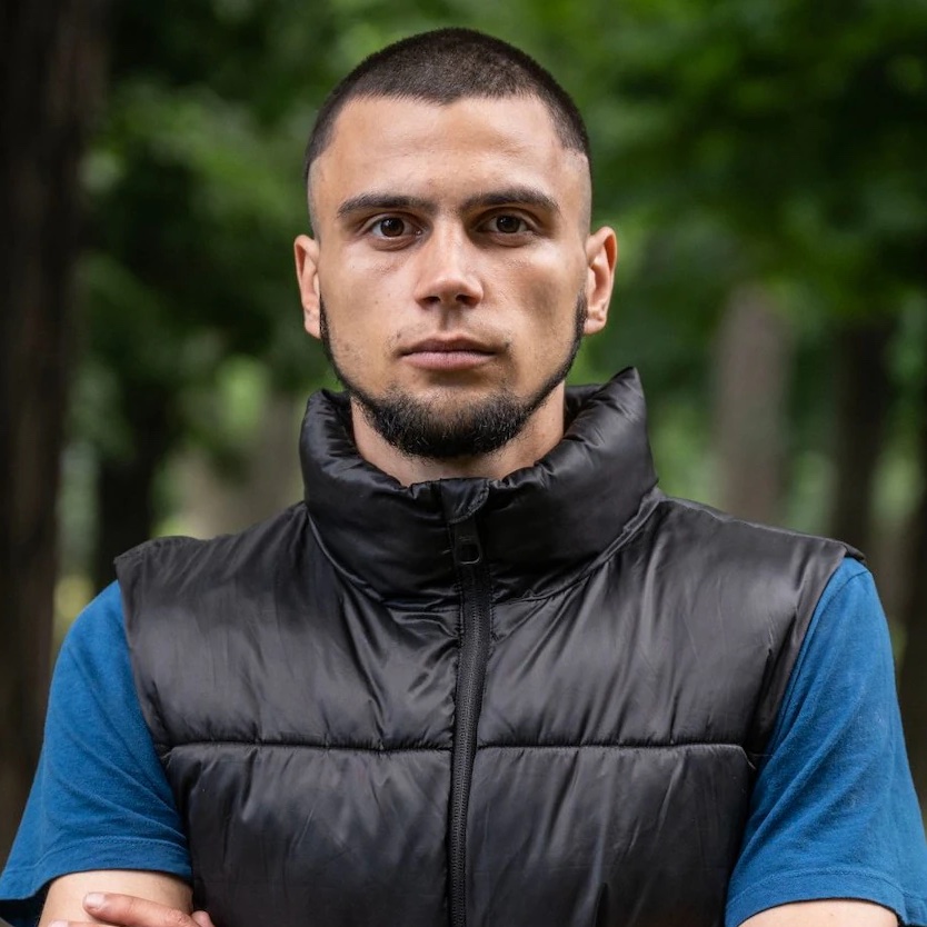 Ukrainian units compete for deserting soldiers as one returns after ten months