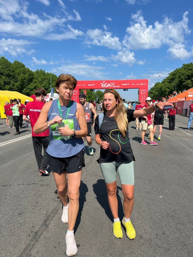 Latvian FM raises €14K for Ukraine drones via marathon