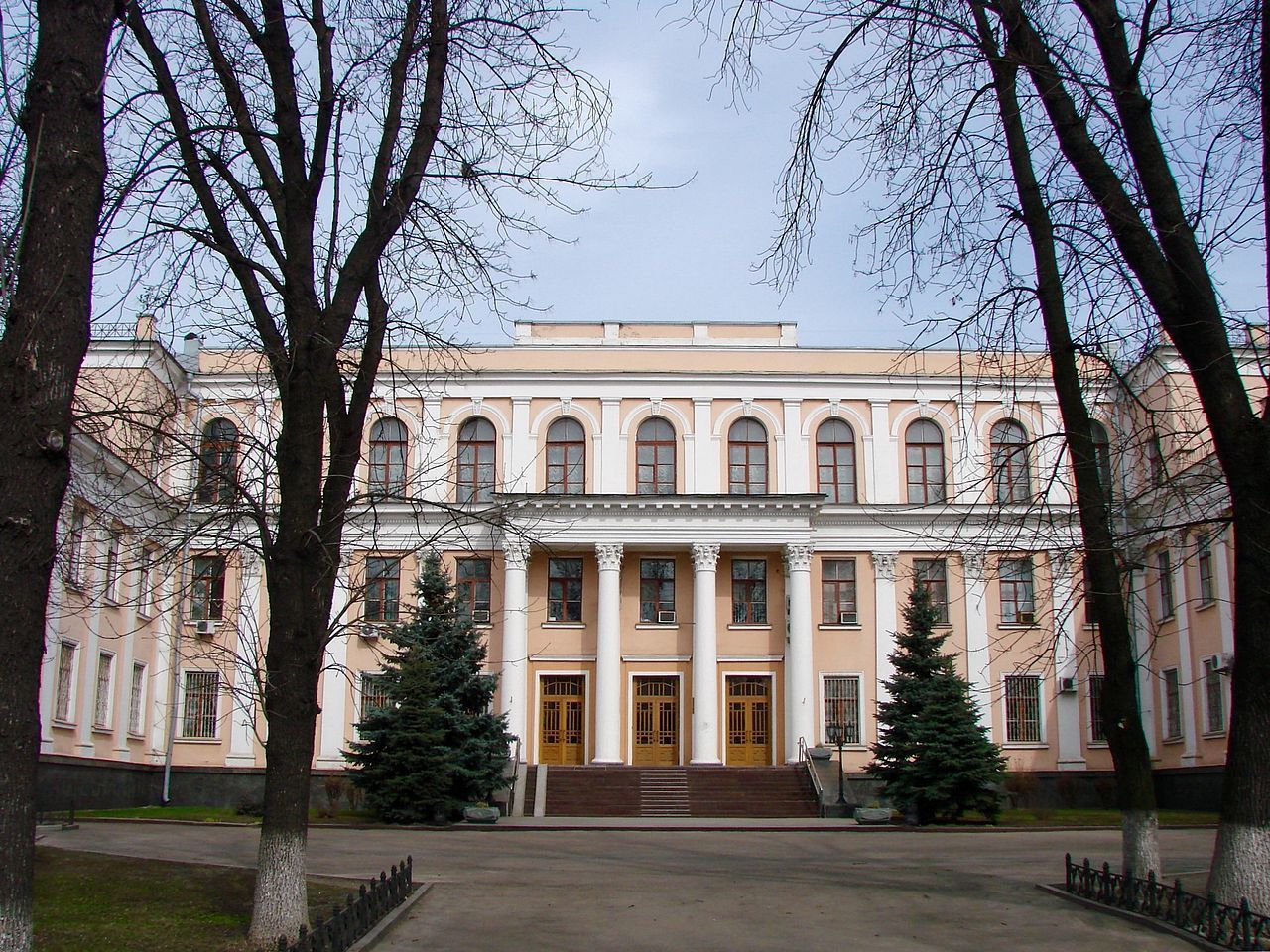 Russian propaganda falsely claims Ukraine collects schoolchildren data for military registry