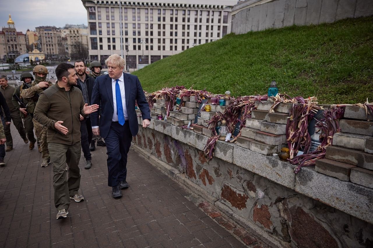 UK liberalizes tariffs on Ukrainian imports; Johnson visits Kyiv memorial