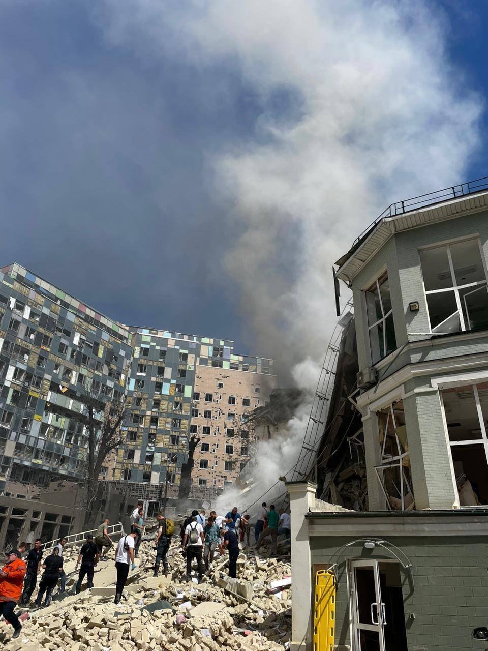 7 dead, 19 injured in Kyiv districts, authorities report