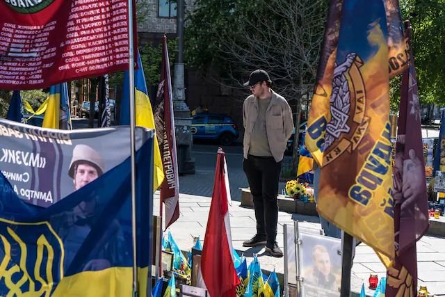 Spring war tourists visit Ukraine, boosting economy and awareness