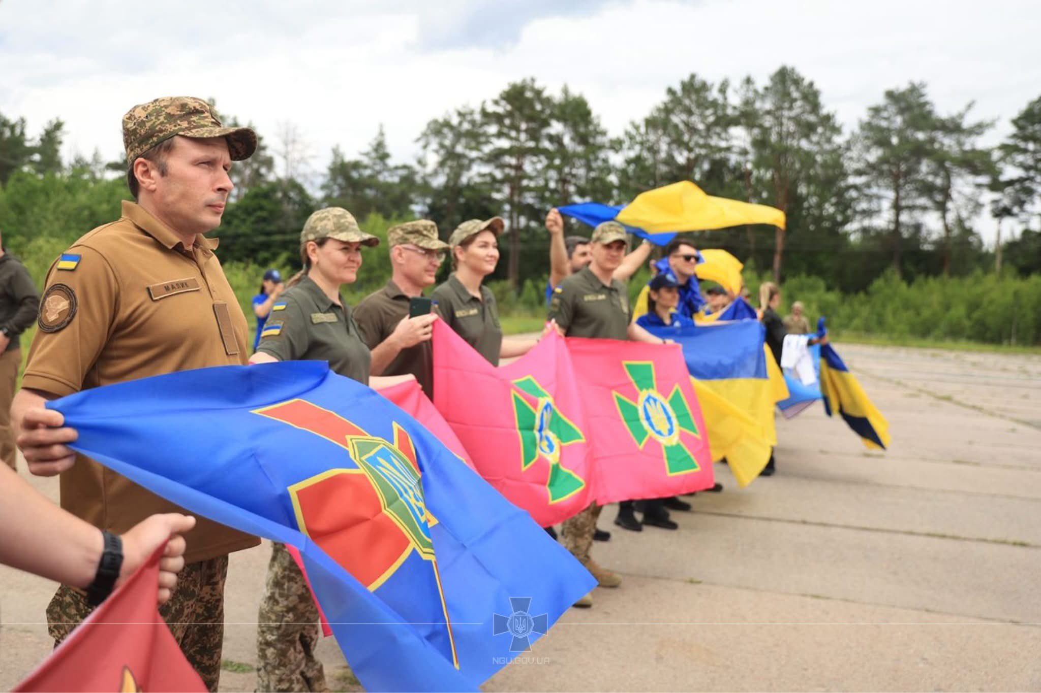 Ukrainian prisoners of war return home