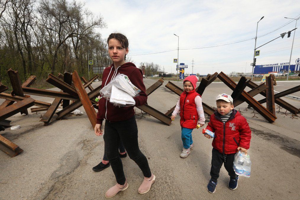 Russia accused of stopping Ukrainian child rescues and erasing identity