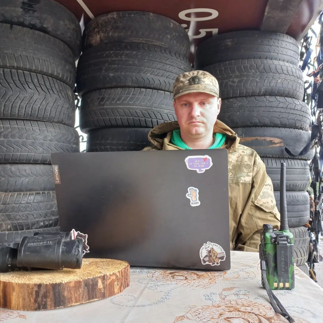 Ukrainian teacher continues education in non-standard workplace amid war