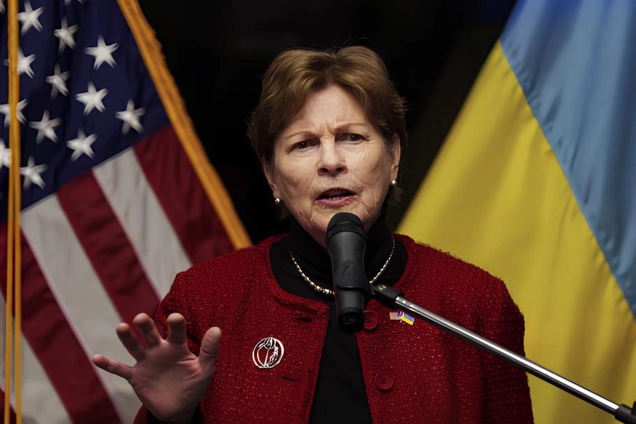 Bipartisan US senators urge NATO to consider Ukraine membership