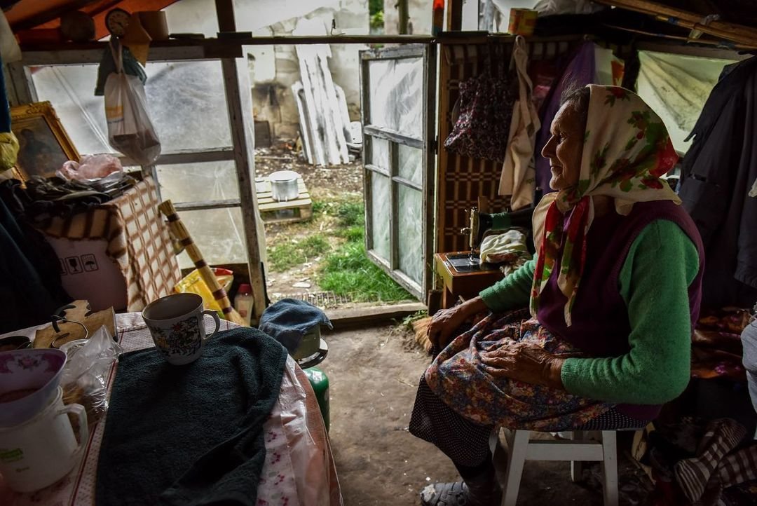 Elderly woman, 82, homeless after missile strike, needs shelter
