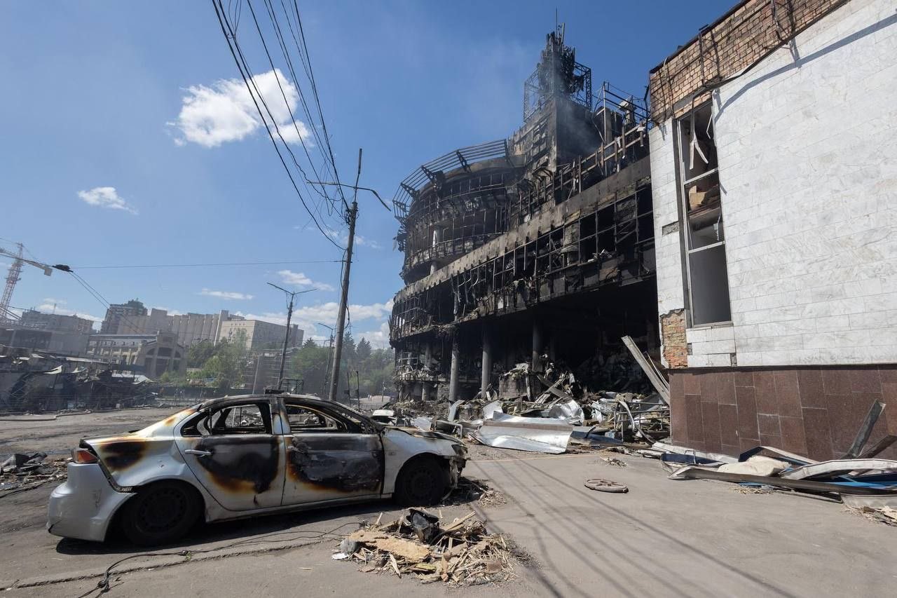 Russia attacks Ukraine: 100 injured, 4 killed, 30 Kyiv buildings damaged.
