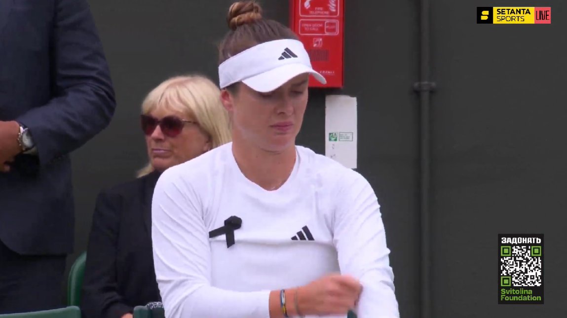 Ukrainian tennis player Elina Svitolina wears black ribbon at Wimbledon