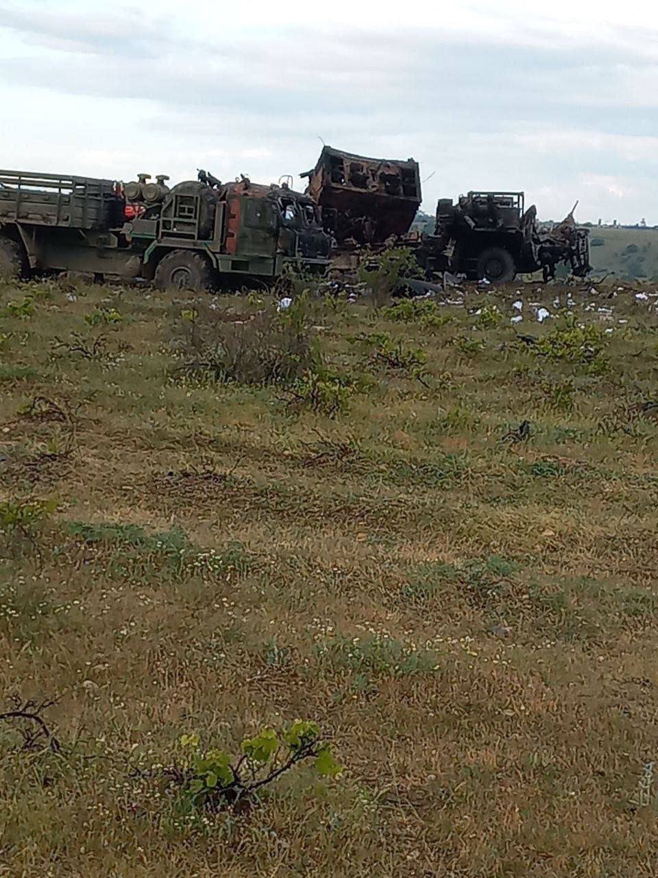 Destroyed S-300/S-400 radar and damaged launcher in Russian TG photos