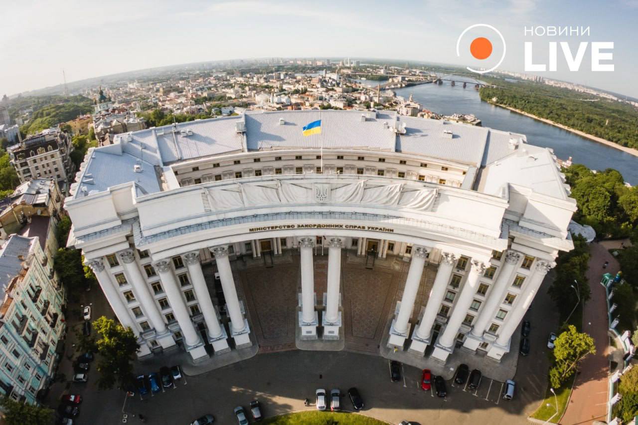Russia damages Ukraine’s Foreign Ministry building