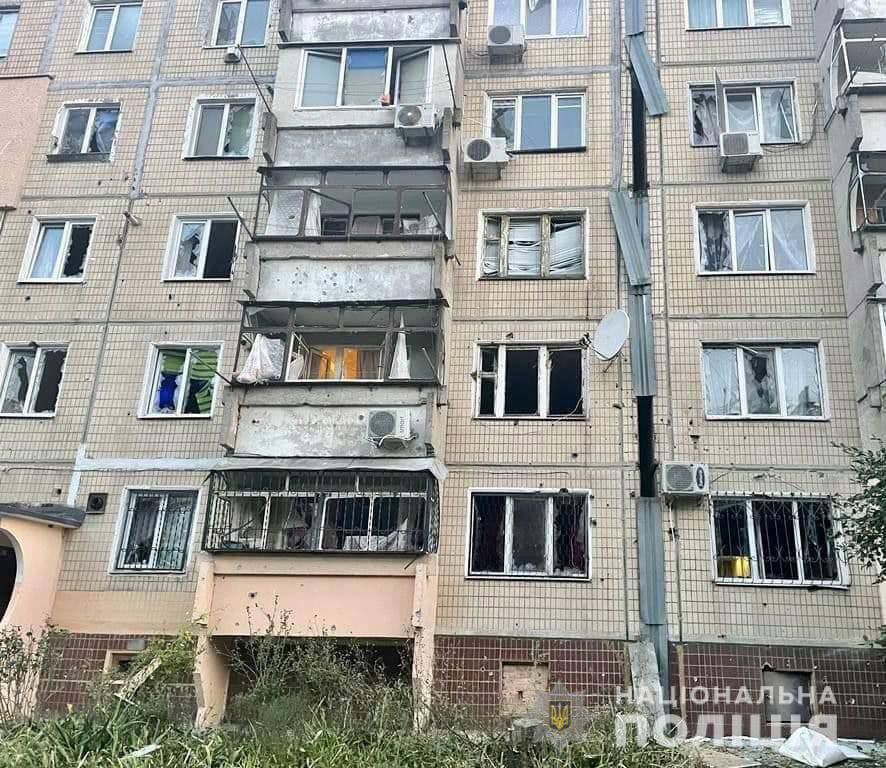 Russian terrorists shell Nikopol from Zaporizhia nuclear plant