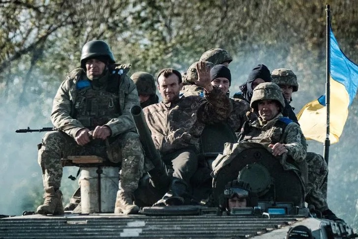 Ukraine’s army needs cars, drones, and people, not Tomahawks