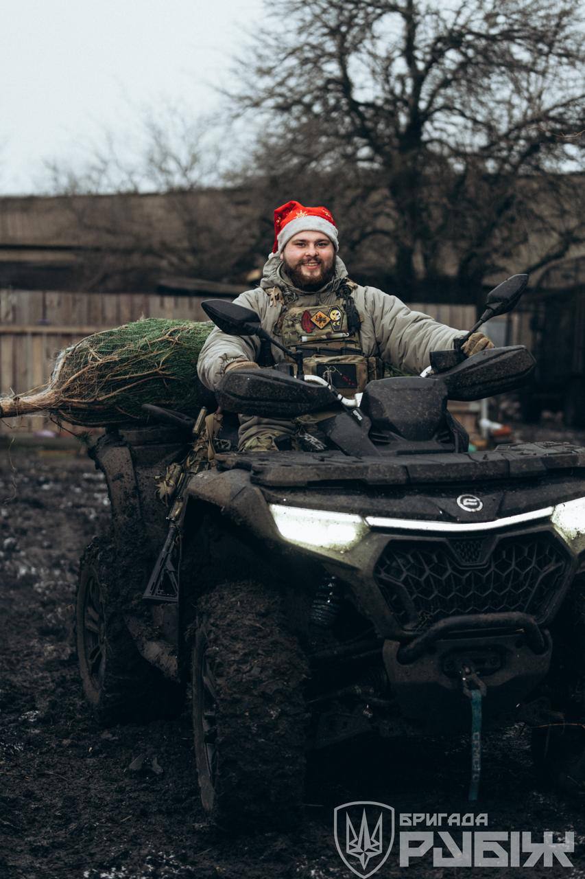 Christmas spirit on frontline: ‘Rubizh’ brigade fighters preserve holiday